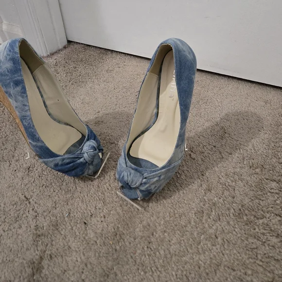 Women Wedge Heels - Picture 1 of 6